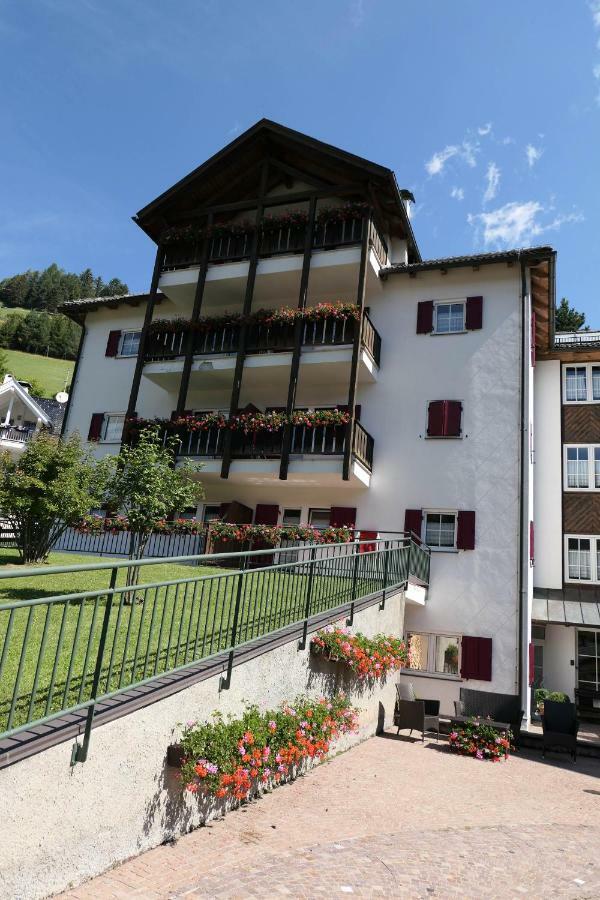 Apartments Casa Metz Santa Cristina Val Gardena Εξωτερικό φωτογραφία
